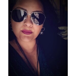 Meet your Posher, Milli